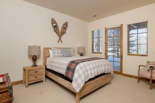 Crown Ranch 4