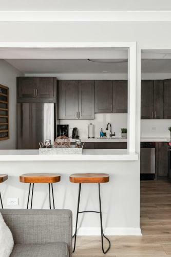 Apartamento Inviting Stylish Home With Covered Patio