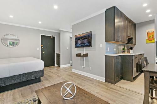 Modern Style City Centre Studio Apartment Lakeview