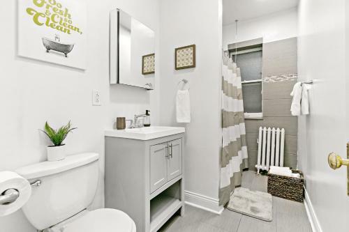 Apartamento Indulging 2-bedroom Condo Unit In Festive Boystown