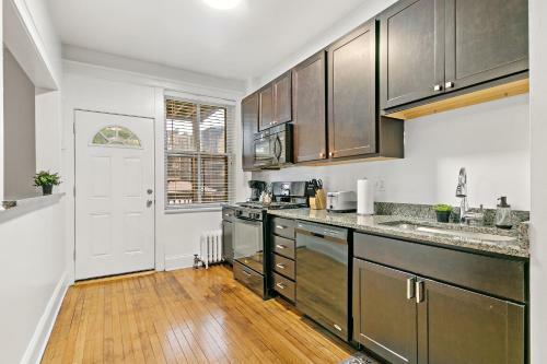 Apartamento Indulging 2-bedroom Condo Unit In Festive Boystown