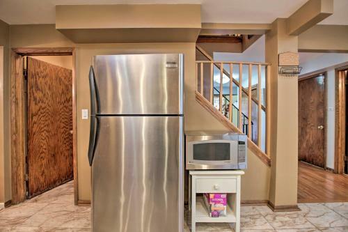 Quiet Home With Patio, Smart Tvs 30 Mi To Dwtn Chi!