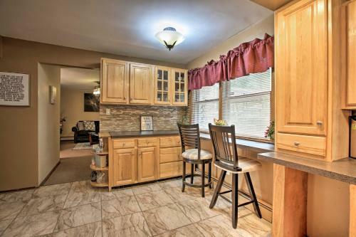 Quiet Home With Patio, Smart Tvs 30 Mi To Dwtn Chi!