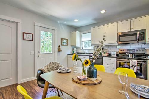 Updated Galena Home With Spacious And Pet-friendly Yard