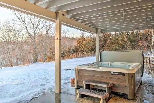 Large And Luxe Eagle Ridge Villa With Hot Tub!