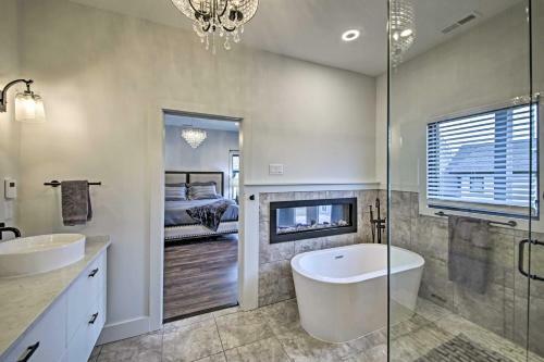 Indianapolis Luxury House With Yard Less Than 2mi To Downtown