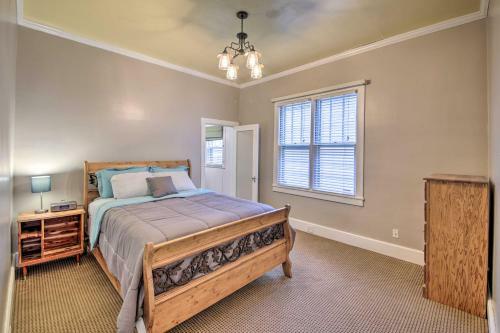 Noblesville Historic Home Walk To Downtown Shops!