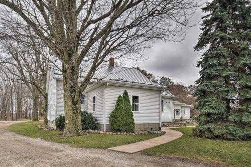 Authentic Dairy Farm Retreat In Amish Country