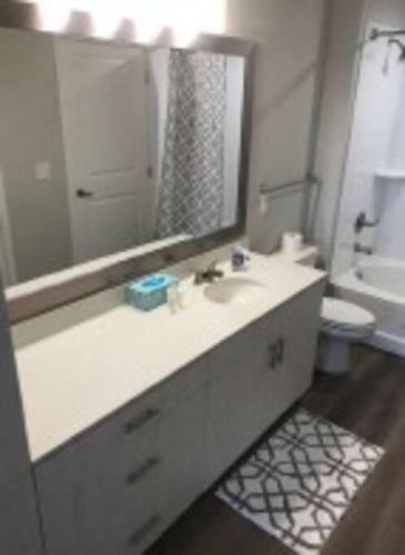 Apartamento Extended Stay Home - Luxury 1bdrm Overland Park