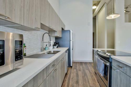 Apartamento Old Town Lux Loft + New Building + Walk Score 76