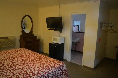 The Evergreen Motel