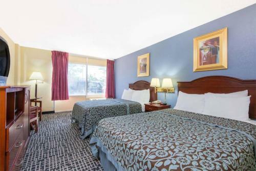 Hotel Coratel Inn & Suites Wichita East