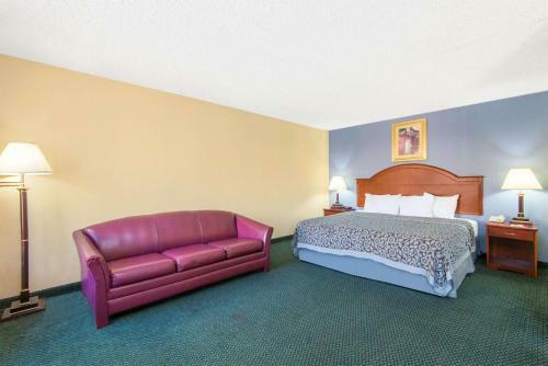 Hotel Coratel Inn & Suites Wichita East