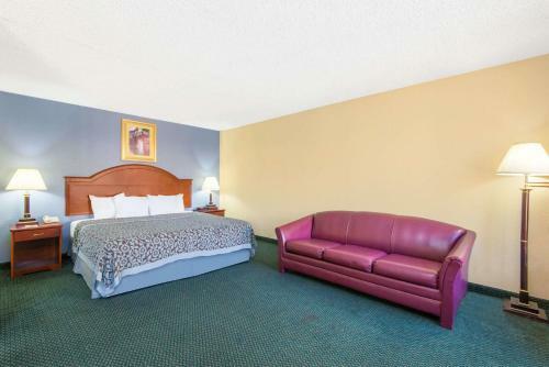 Hotel Coratel Inn & Suites Wichita East