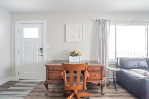 Closest Listing To The Ark, 2 Queen Beds