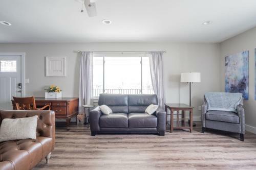 Closest Listing To The Ark, 2 Queen Beds