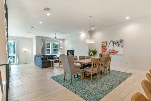 Bienville Villas: Brand New 4br