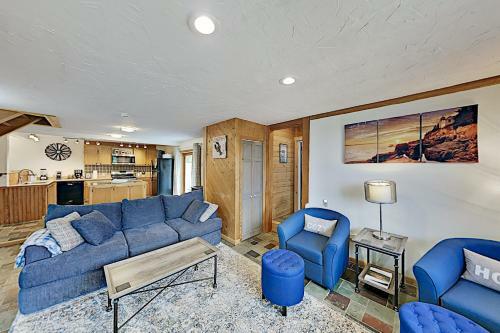 New Listing! Spacious Country Home With Water Views Home
