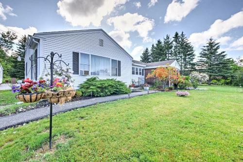 Cozy Ellsworth Home With Yard, 15 Mi To Acadia!