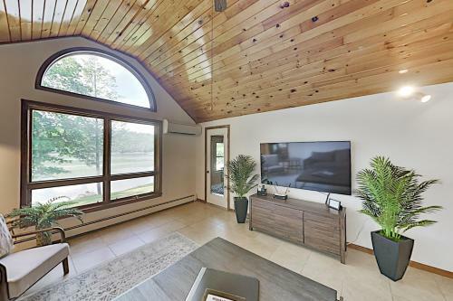Gorgeous Waterfront Home On Westport Island Cottage