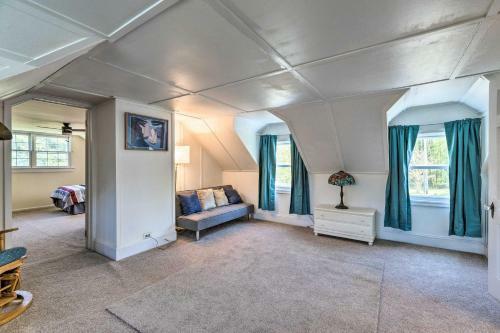Waterfront Home With Dock, Kayaks, And Sailboat!