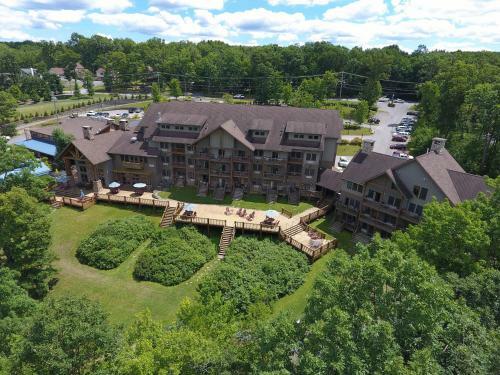 Hotel A123- Studio Lake View Suite, First Floor Unit, Has A Private Balcony!