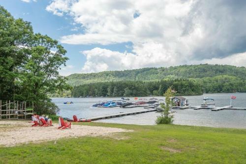 Hotel A124- Studio Standard View Suite, King Size Bed, Kitchenette, Free Wifi!