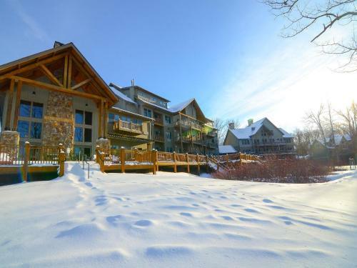 Hotel A124- Studio Standard View Suite, King Size Bed, Kitchenette, Free Wifi!