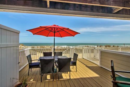 Apartamento Nautical Beachfront Condo With Deck And Ocean Views!
