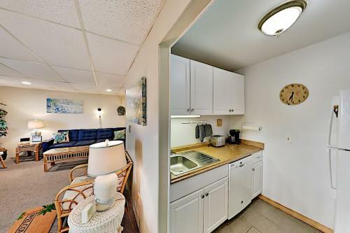 Apartamento Bayside Getaway With Pool - Walk To Beach & Dining Condo