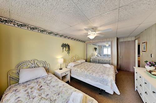Apartamento Bayside Getaway With Pool - Walk To Beach & Dining Condo