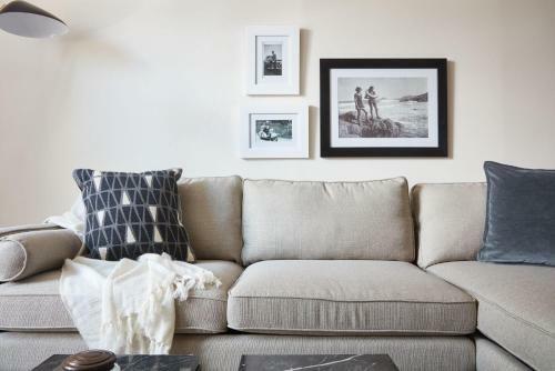 Evonify Stays - Theatre District Apartments