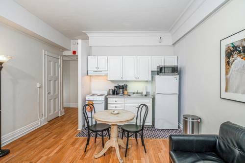 Evonify Stays - Theatre District Apartments