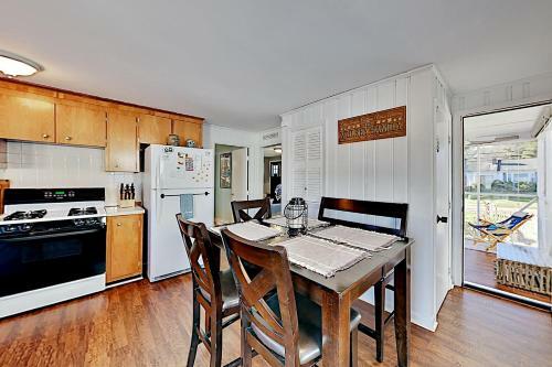 New Listing! Charming Port Cottage - Walk To Beach Home