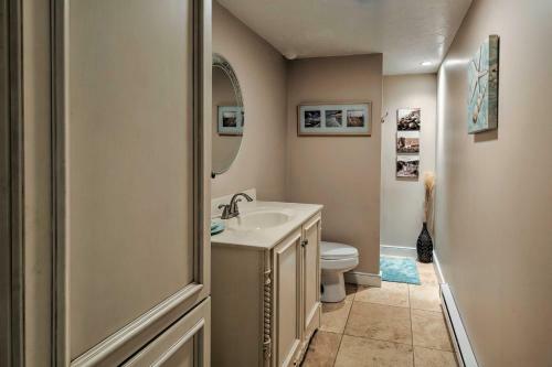 Cape Cod Area Home With Fire Pit Less Than 4 Mi To Beach!