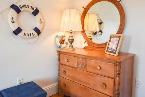 446 Waterfront Fun Awaits In This Huge Family Estate