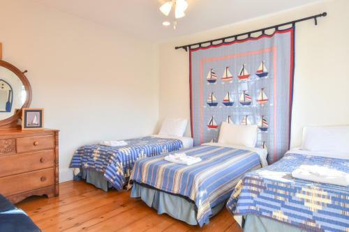 446 Waterfront Fun Awaits In This Huge Family Estate