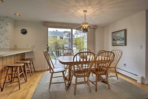 West Hyannisport Home With Deck - Walk To Beach!