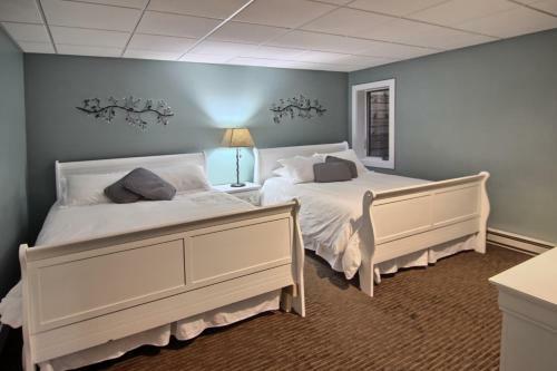 691 Disciples Village Condo