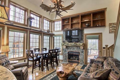 734 Disciples Village Condo