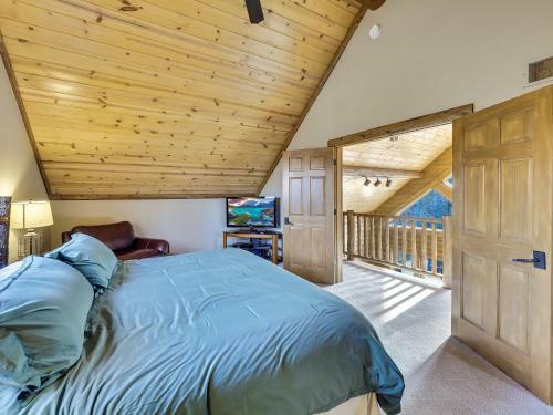 832 Mountain Cabin