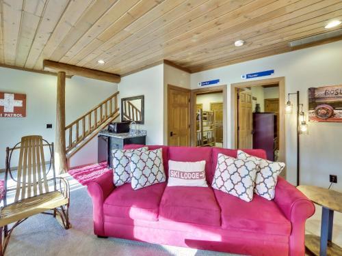 832 Mountain Cabin