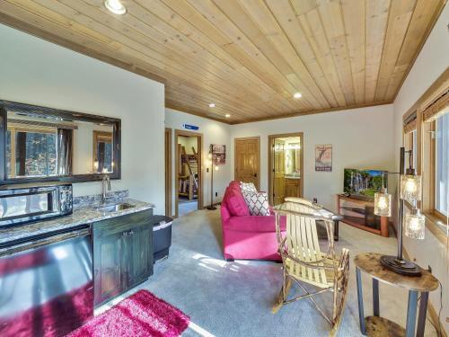 832 Mountain Cabin