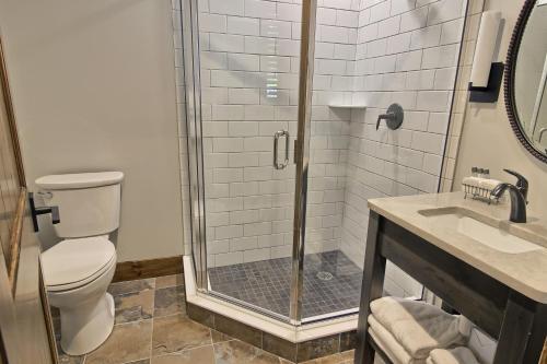 7325 Creekside Condo