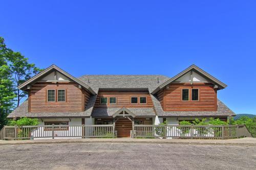 7325 Creekside Condo