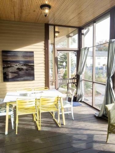 Lake Life Getaway - Condo Near Downtown!