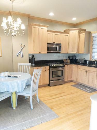 Lake Life Getaway - Condo Near Downtown!
