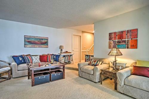 Lakefront Grand Haven House With Deck And Water Toys!