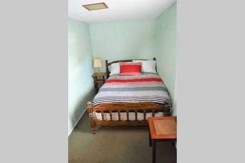 Apartamento Quaint Cabin Near Many Attractions W/ Private Dock