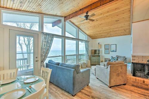Lakefront Cottage Near Wineries And State Parks